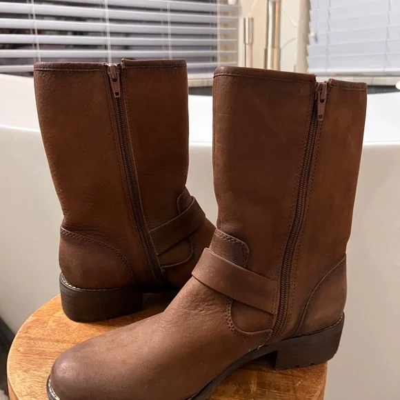 Sofft Rich Brown Ankle Booties - Picture 3 of 6